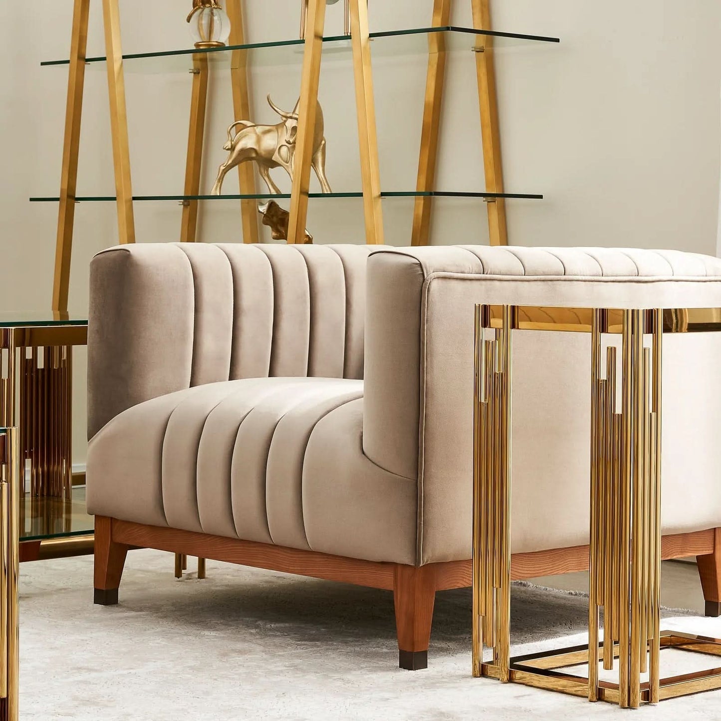 كرسي خشبي فاخر