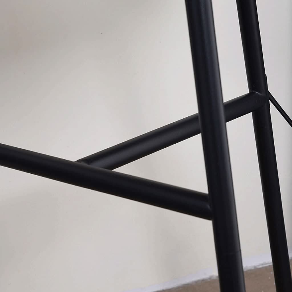 طاولة جانبية بتصميم مبتكر