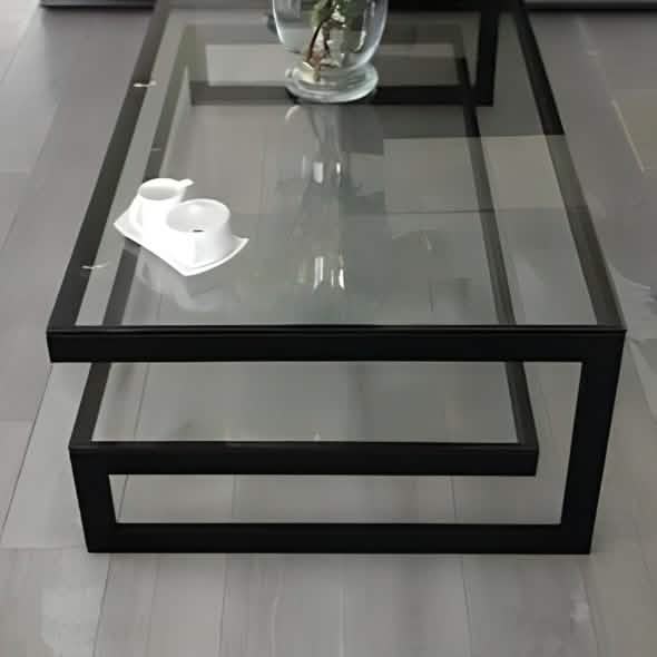 طاولة قهوة بسطح زجاج