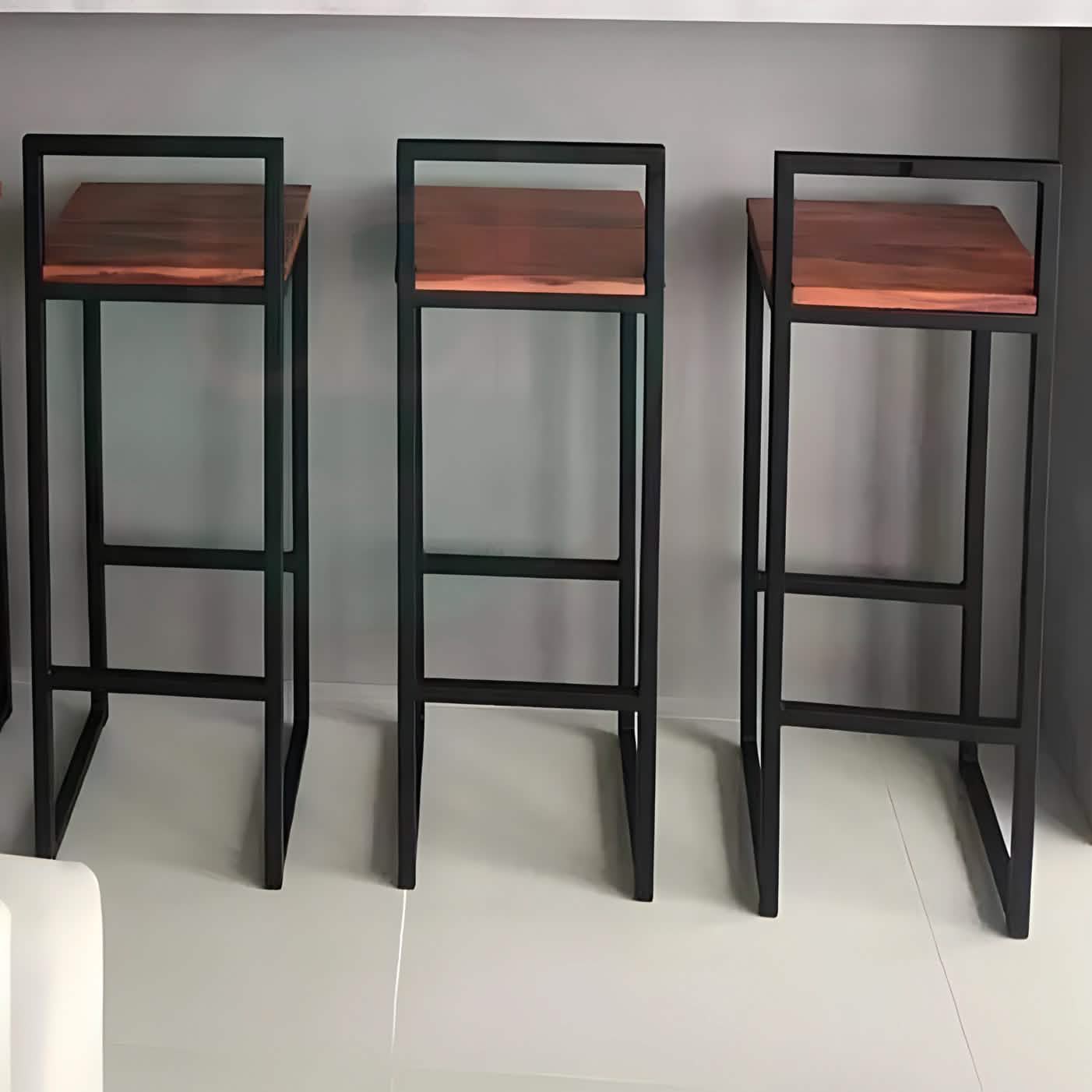 كرسي بار معدن و ام دي اف