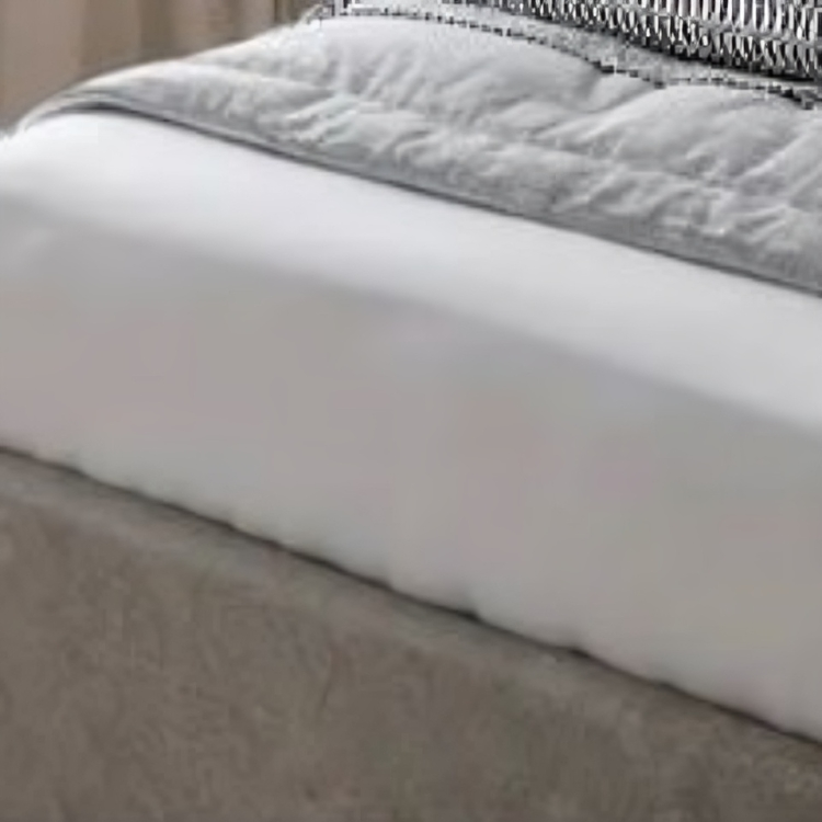 سرير بتصميم راقي