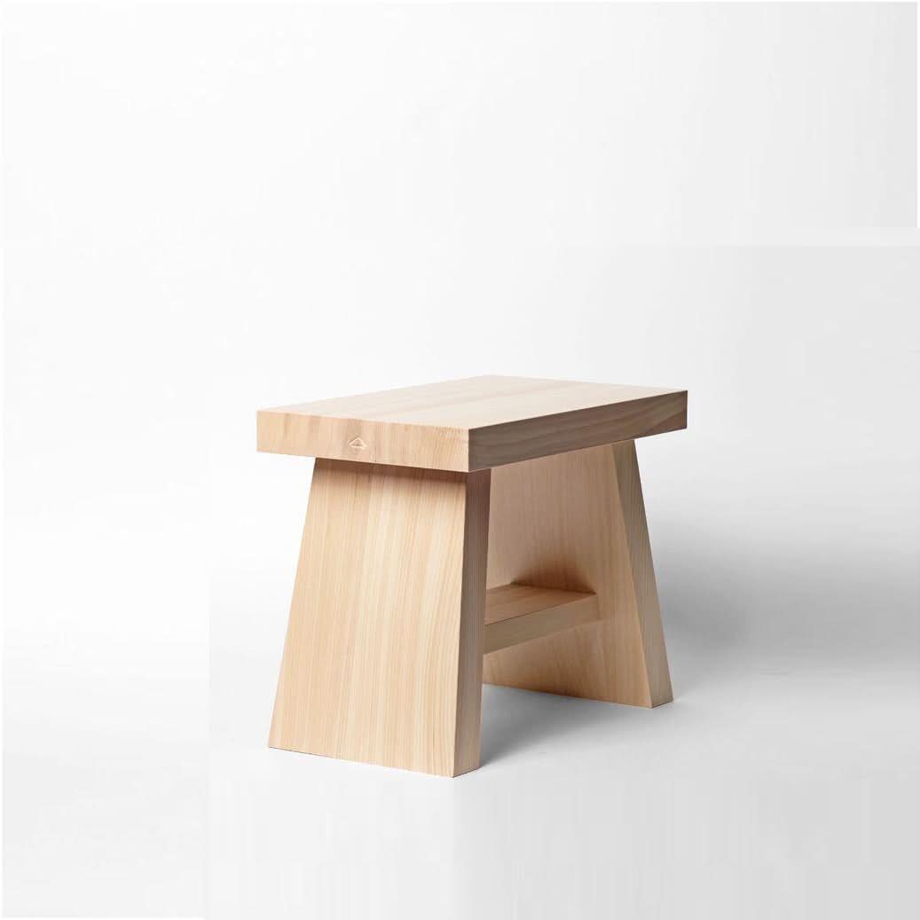 طاولة جانبية بتصميم انيق