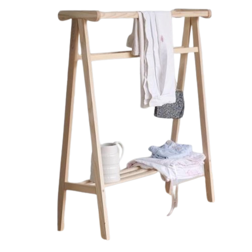 علاقة خشبية مزودة برف