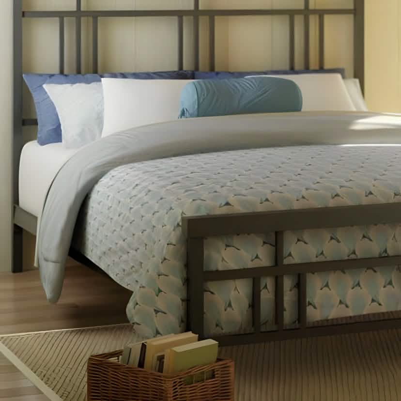 سرير معدن أسود