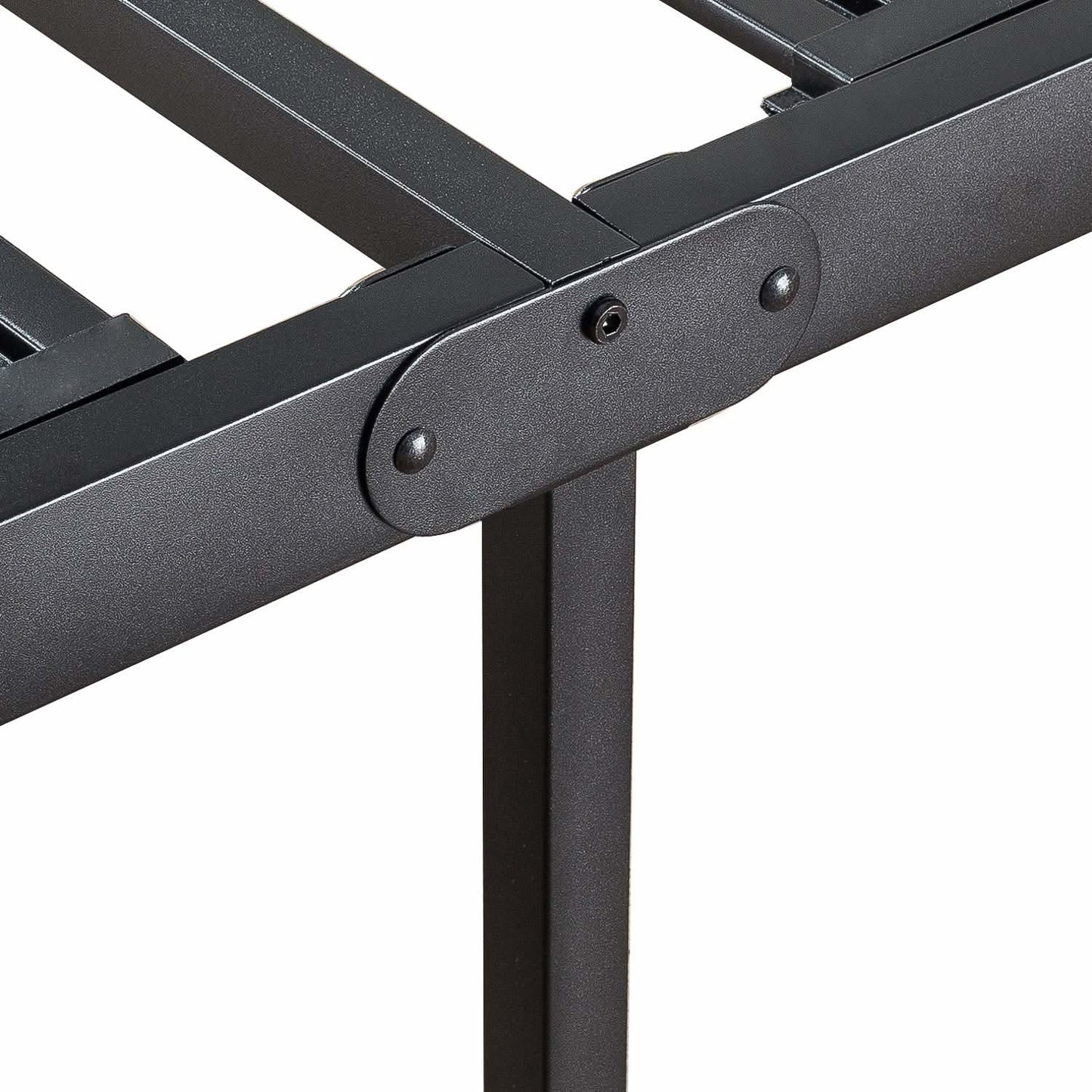 سرير أطفال بتصميم معدني