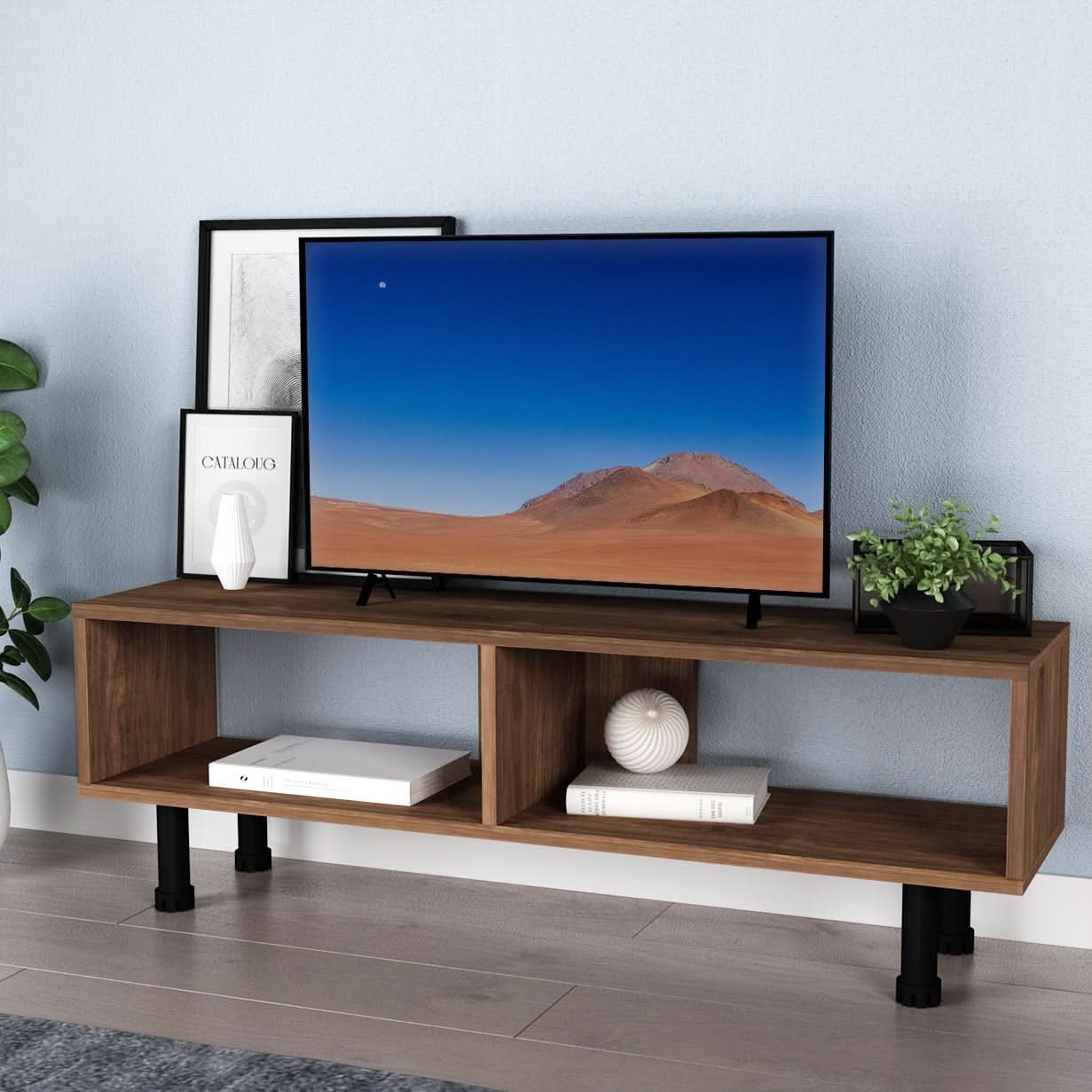 طاولة تلفاز بشكل بسيط