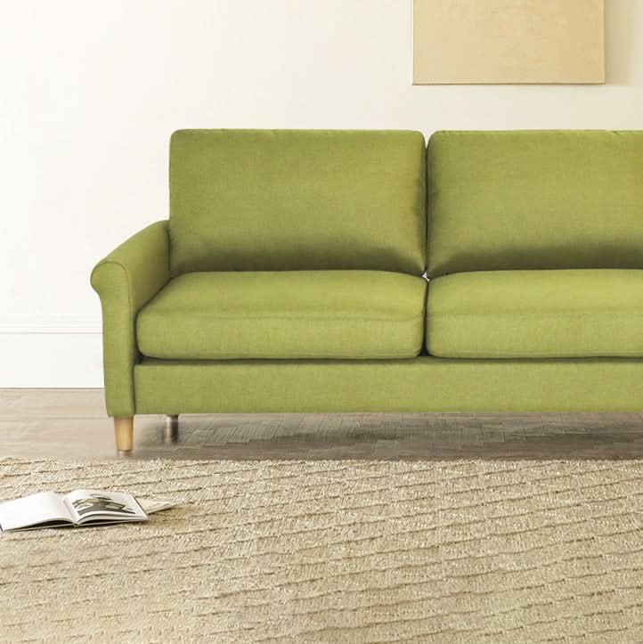 كنبة بظهر منحني مميزة