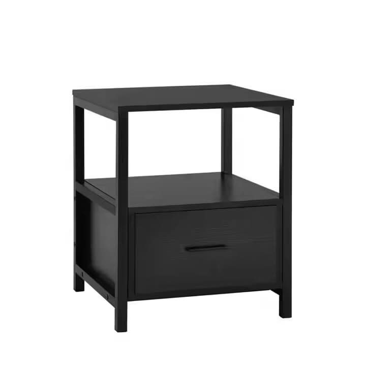 طاولة جانبية مربعة