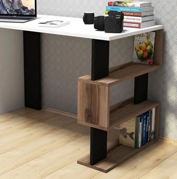 مكتب بتصميم عصري