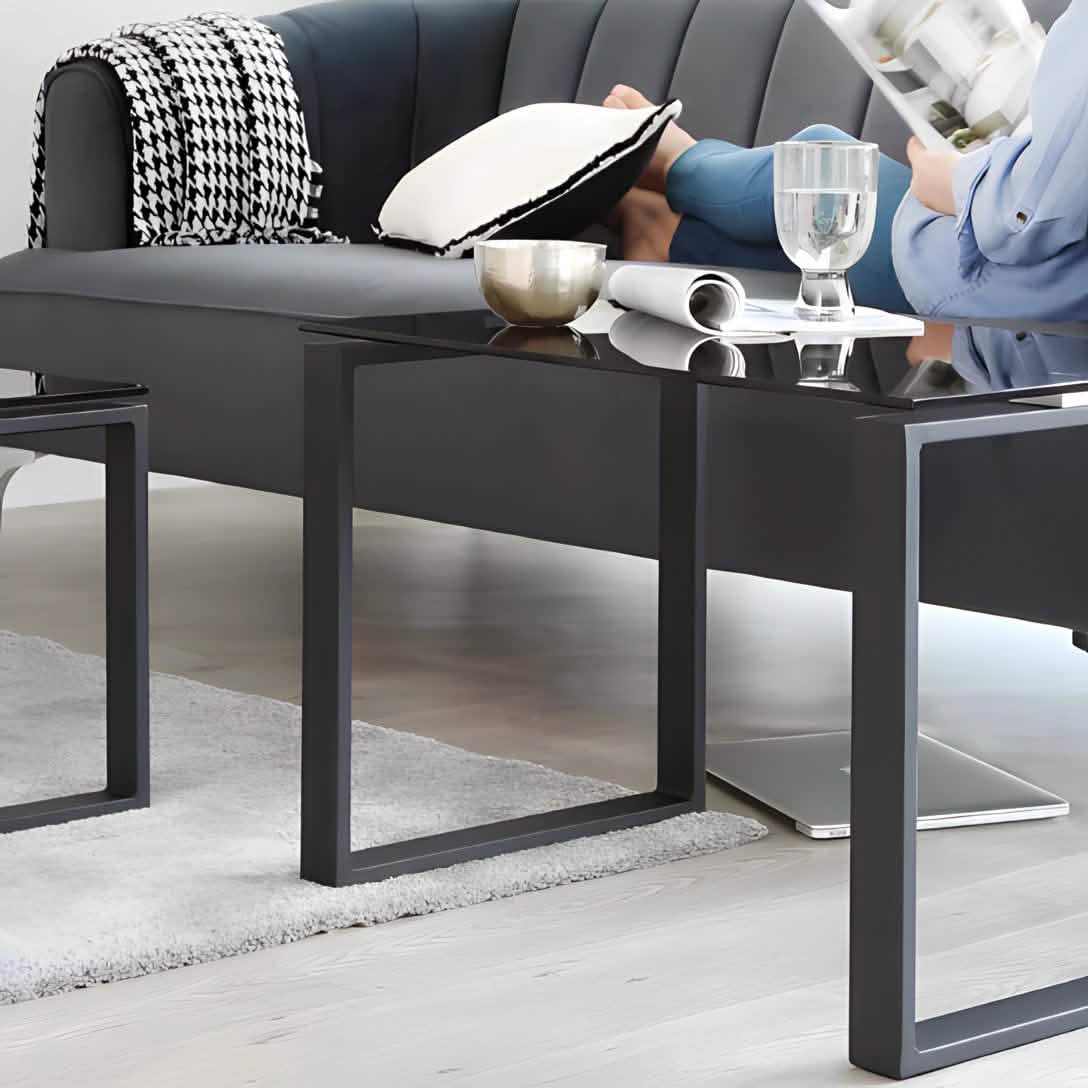 طاولة قهوة بسطح زجاج