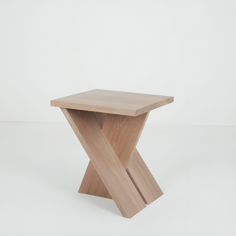 طاولة جانبية بتصميم