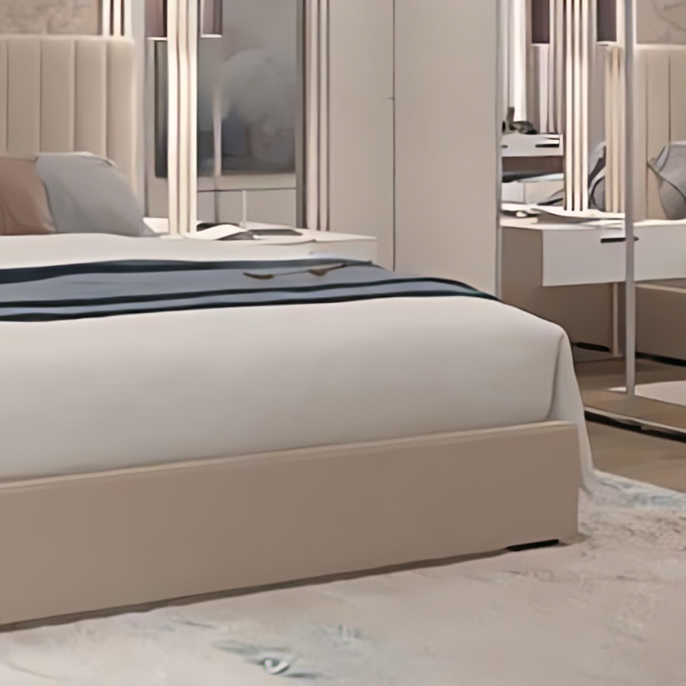 سرير بتصميم بسيط