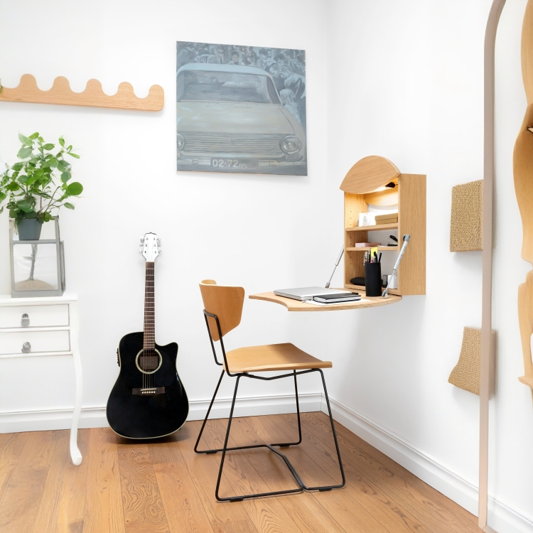 مكتب مستدير بتصميم بسيط