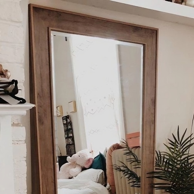 مرايا بتصميم كلاسيكي