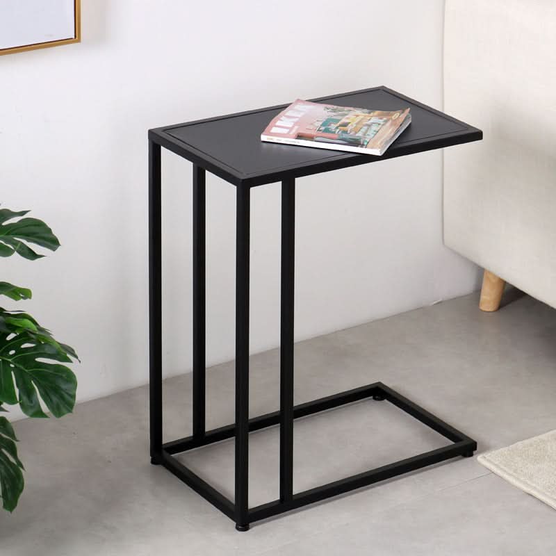 طاولة جانبية بسطح زجاج