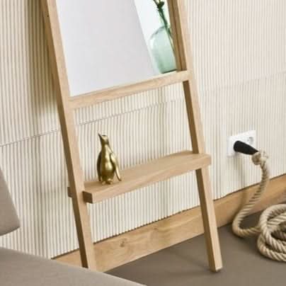 مرايا مع رف بتصميم مميز