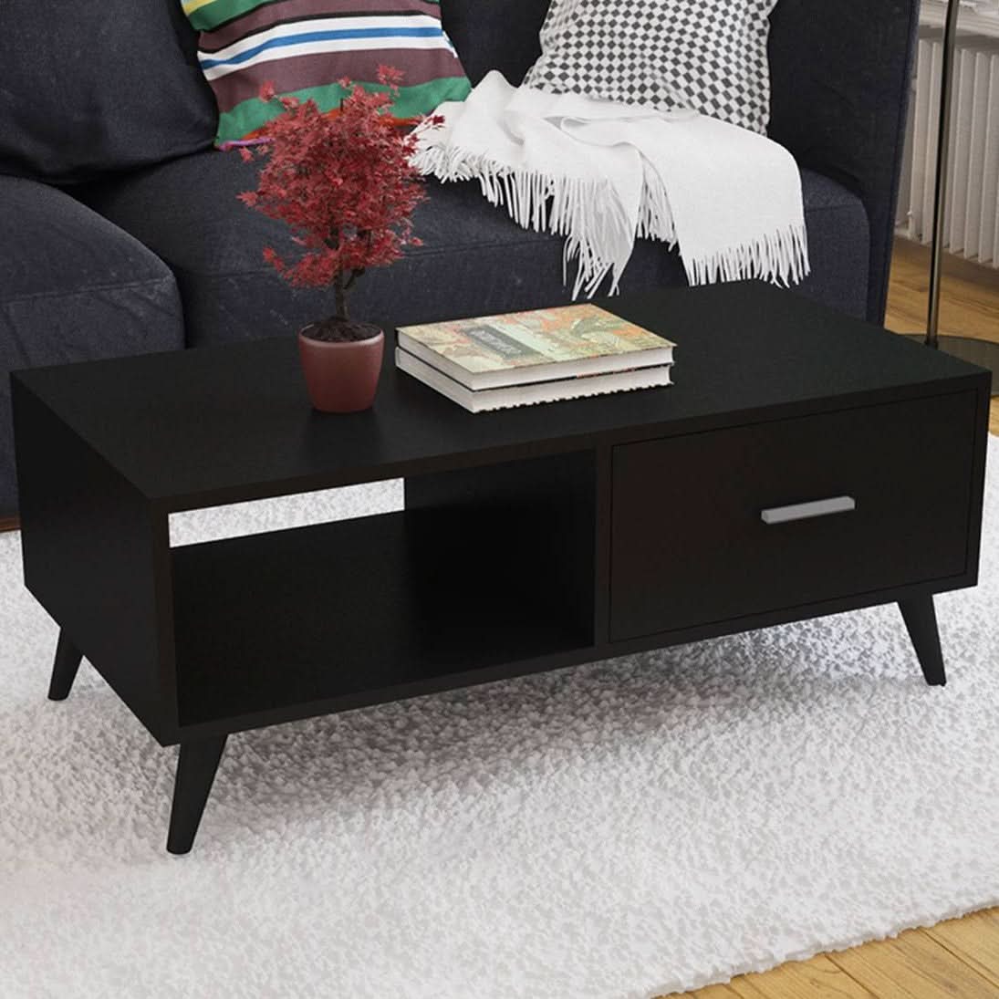 طاولة بشكل عصري