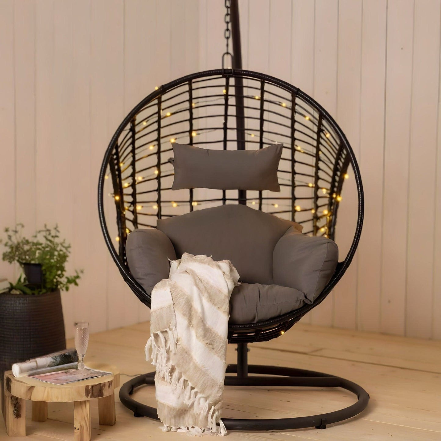 مرجيحة حديد وراتان 