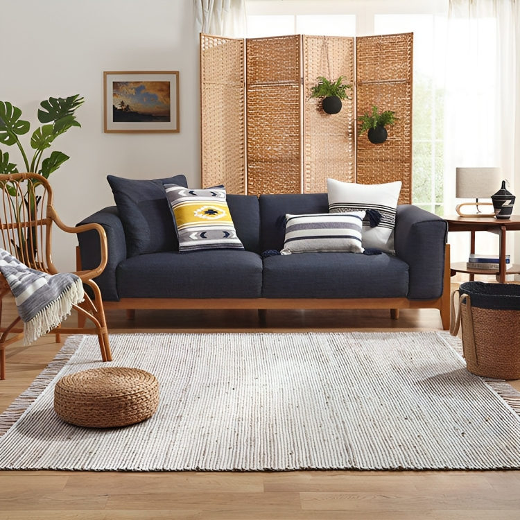 كنبة خشب بتصميم عصري 