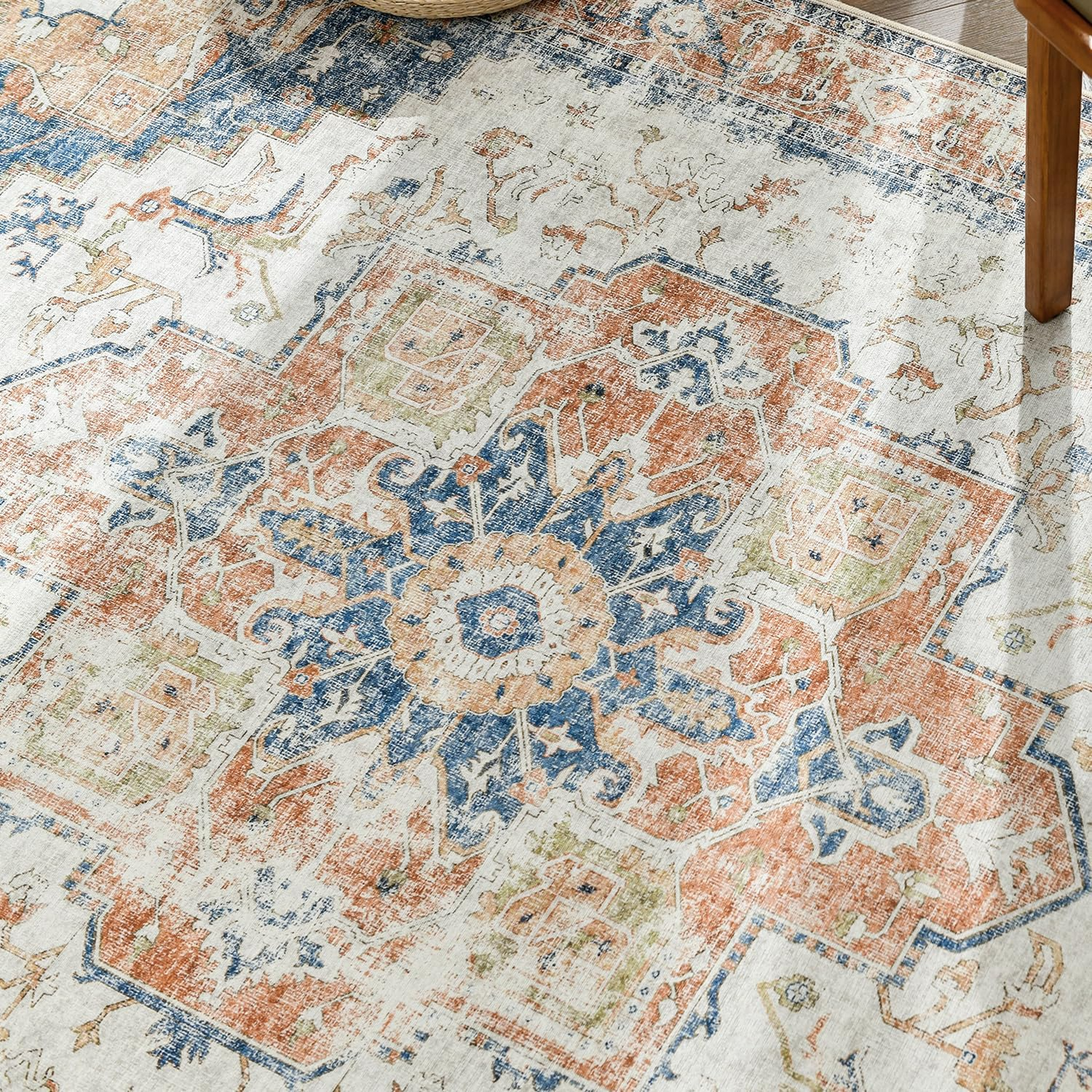 سجادة أرضية متعددة الألوان 