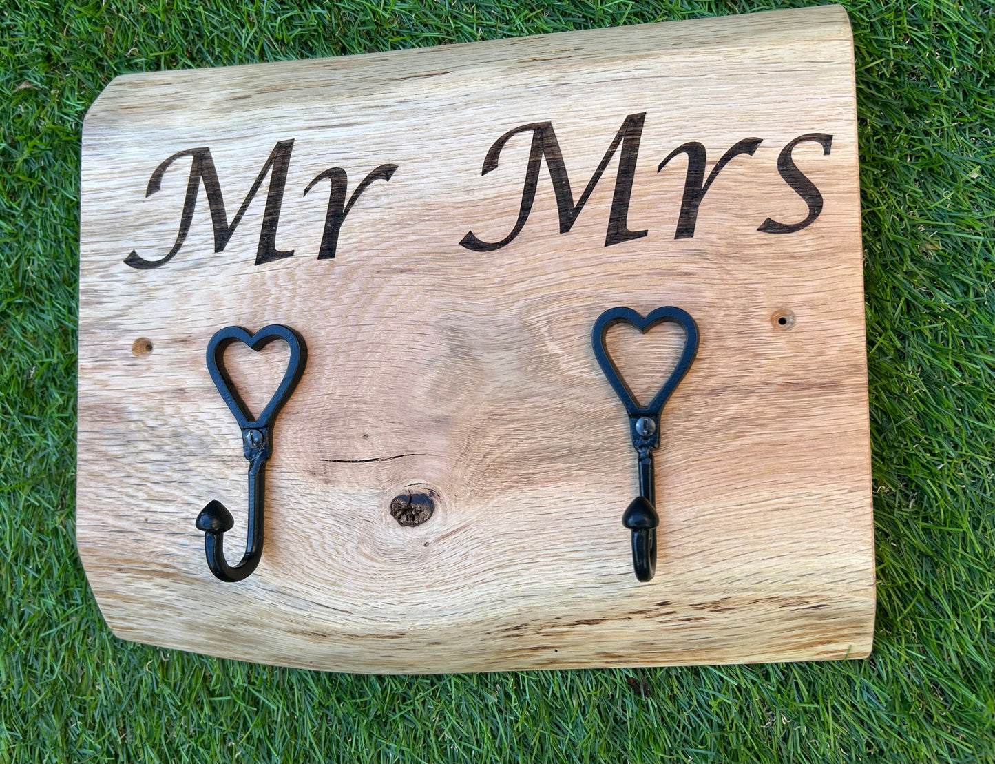 طاولة جانبية رمادي مستديرة 