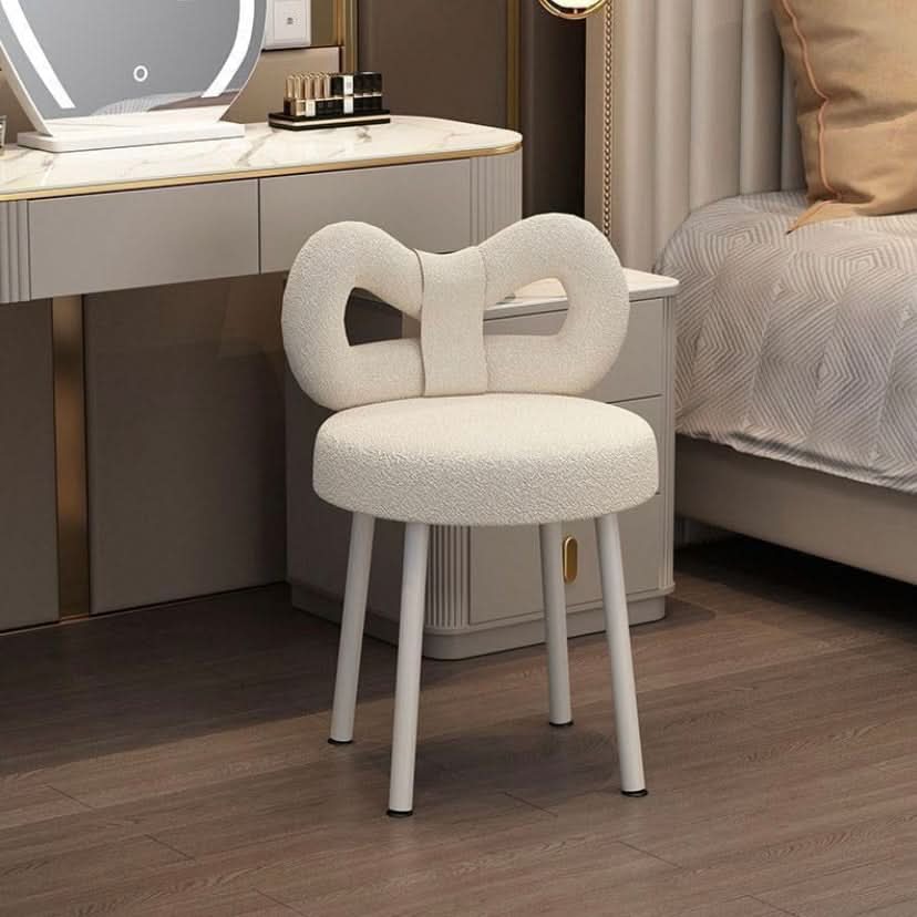 كرسي تسريحه علي شكل فيونكة 